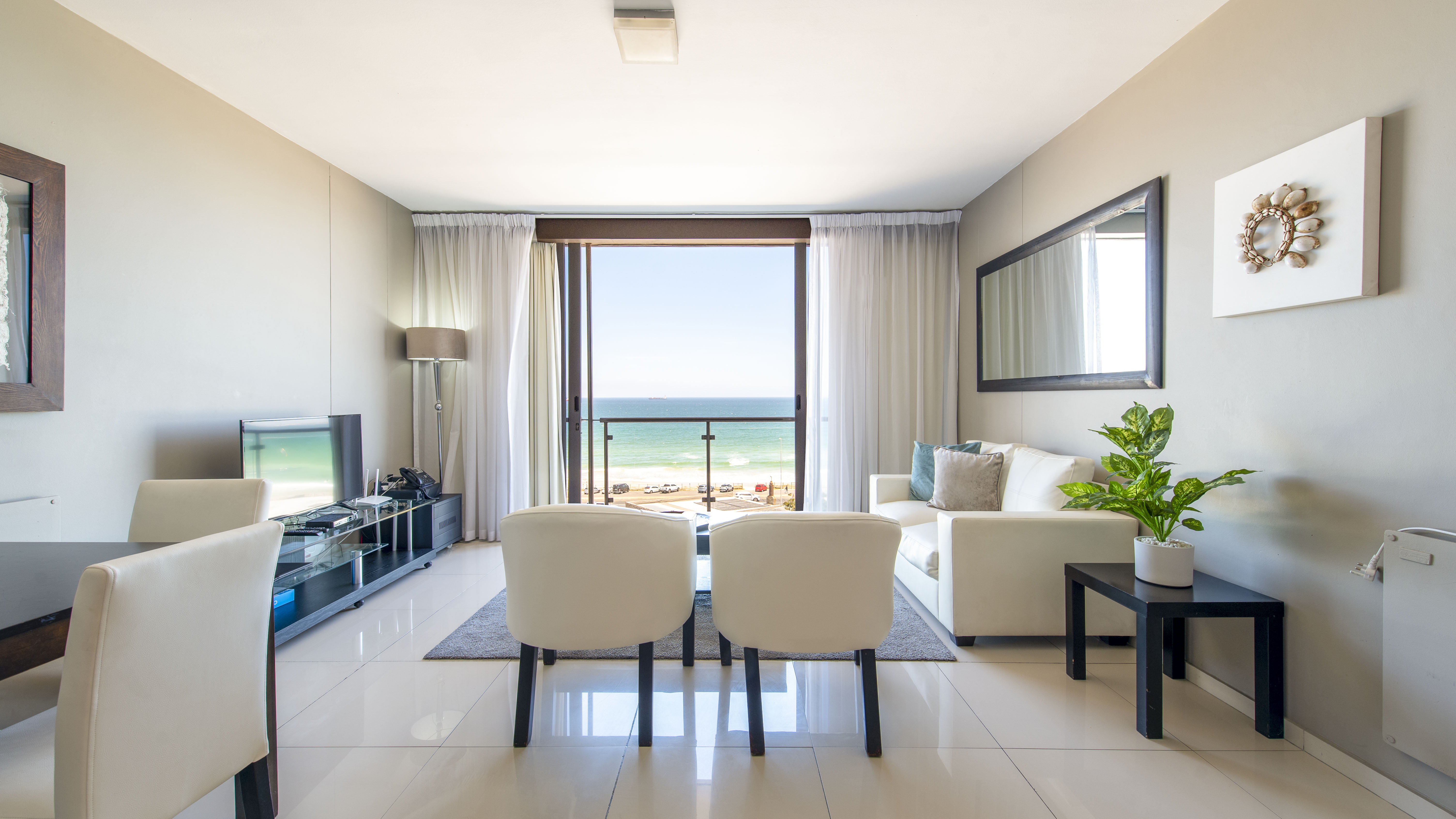 1 Bedroom Property for Sale in Bloubergstrand Western Cape
